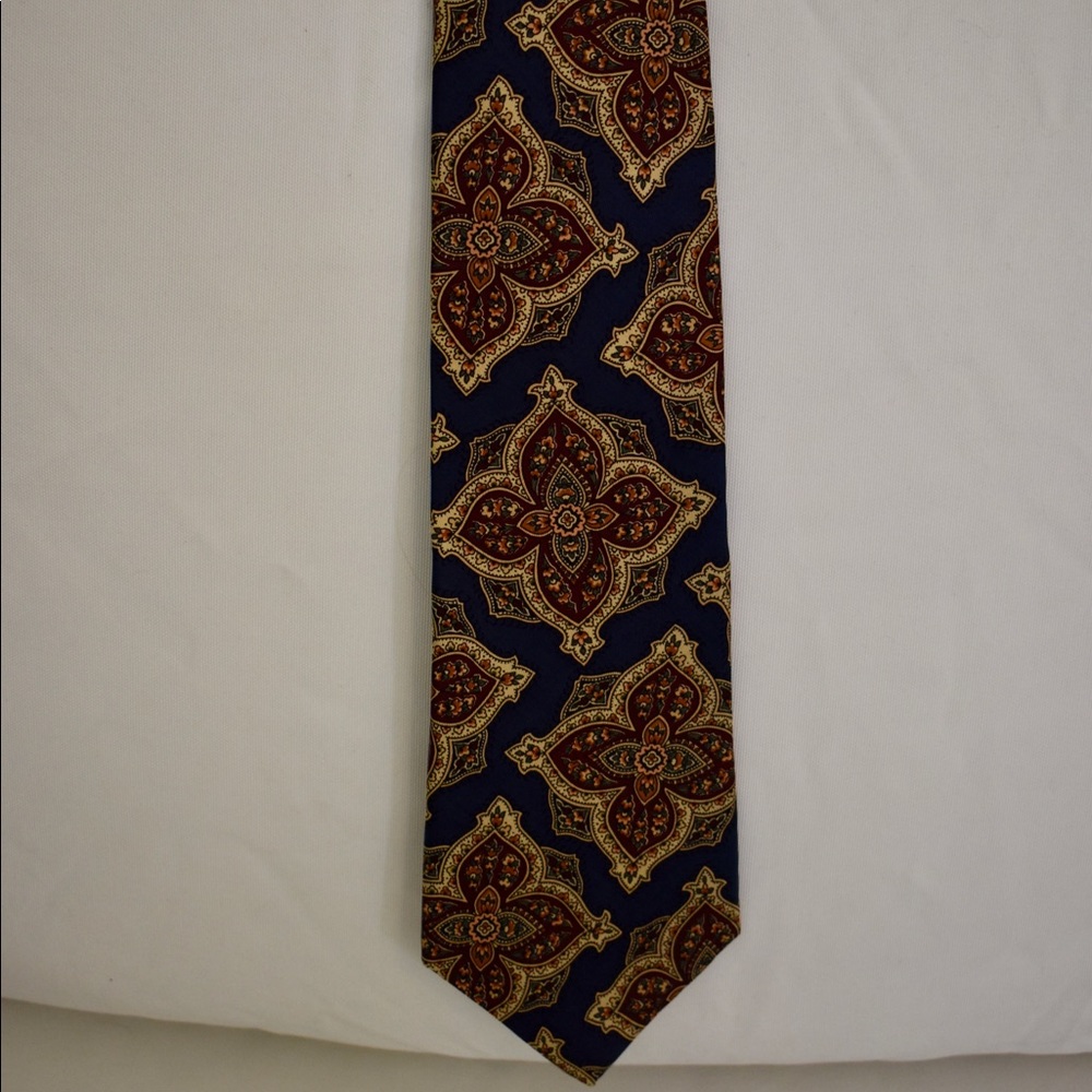 Men’s silk tie